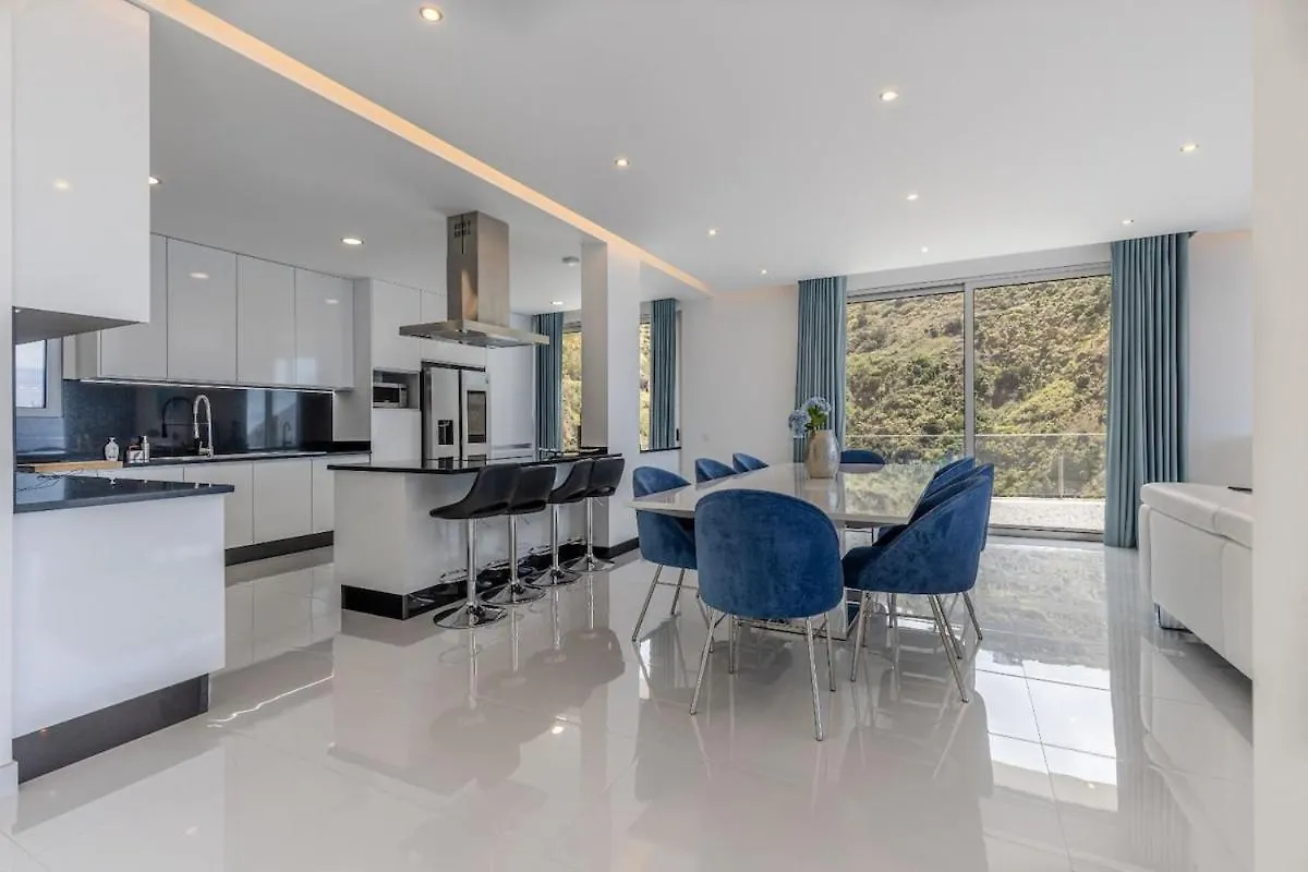 Villa Althea By Ymr Calheta  0*, Calheta (Madeira) Portugal